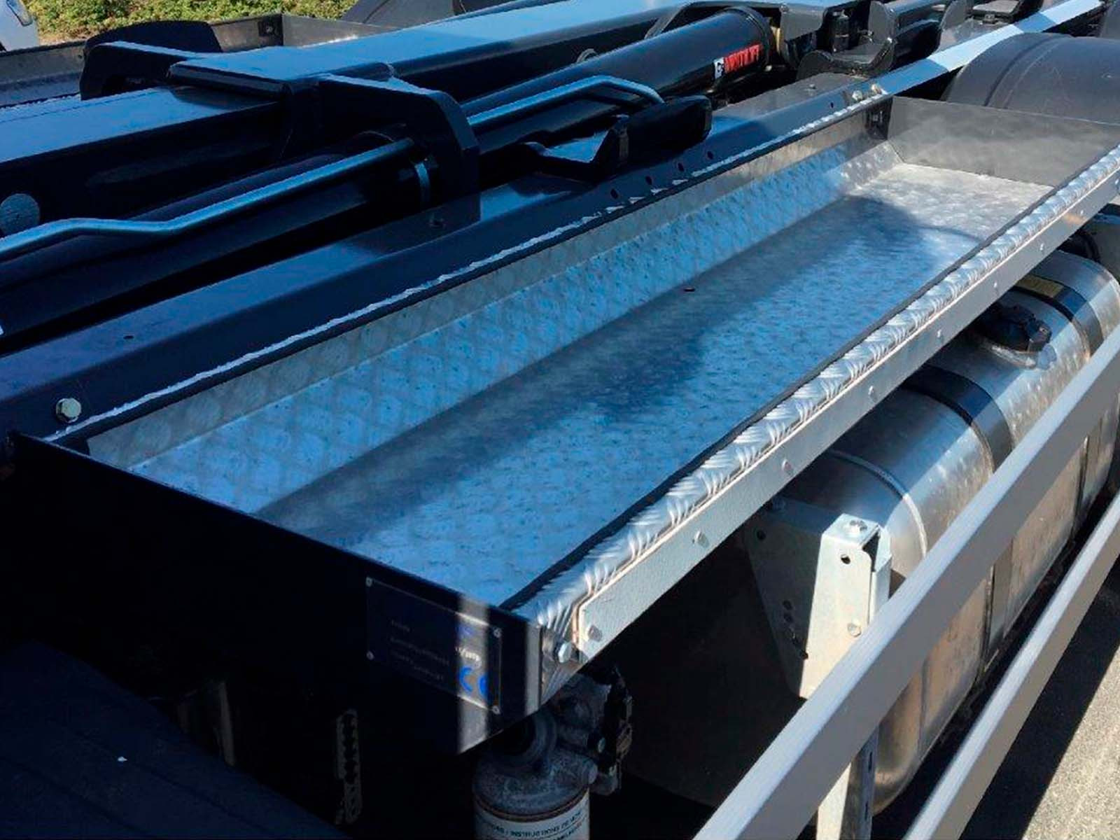 Netzkasten 2000x550mm m. Kantenprofil